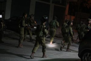 قوات العدو الصهيوني تعتقل 5 فلسطينيين