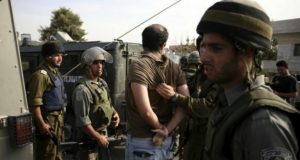 قوات العدو الصهيوني تعتقل 11 فلسطينياً من الضفة الغربية المحتلة
