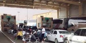 السلطات السعودية تفرض إجراءاتها مشددة ضد المسافرين اليمنيين في منفذ الوديعة