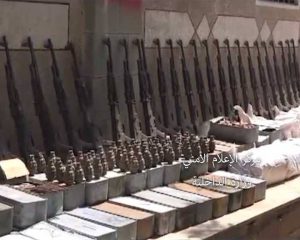شاهد : ضبط كمية من الأسلحة والقنابل اليدوية بمديرية الحسينية جنوب الحديدة