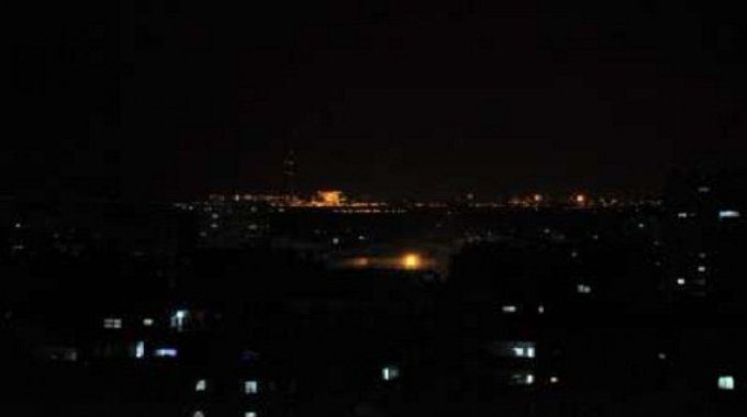 أزمة الكهرباء تفتك بأبناء مدينة عدن وسط دعوات المواطنين للتظاهر