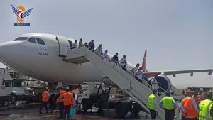 مطار صنعاء يستقبل ويودع 543 راكباً اليوم الجمعة ضمن اتفاق الهدنة