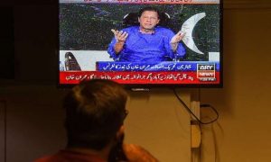 عمران خان يتهم رئيس الوزراء الباكستاني شهباز شريف بالتورط في محاولة إغتياله