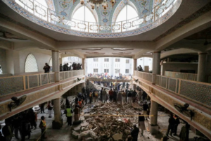 ارتفاع حصيلة ضحايا تفجير أحد مساجد بيشاور في باكستان إلى ١٠٠ قتيلا