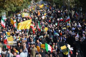 الإيرانيون ينددون بتدخل الحكومات الغربية في شؤون بلادهم الداخلية
