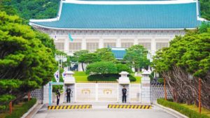 مسؤول كوري جنوبي: إحدى الطائرات المسيرة الكورية الشمالية اخترقت منطقة حظر جوي بالقرب من المكتب الرئاسي في سيئول
