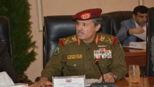 وزير الدفاع اليمني محذراً السعودية: استمرار اللعب بالملف الإنساني سيقود المنطقة كلها إلى حافة الكارثة