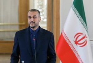 وزير الخارجية الإيراني: مزاعم واشنطن حول وجود زعيم القاعدة بإيران مثيرة للسخرية