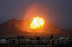 قنابل شديدة الإنفجار تتسبب اليوم بكارثة في العاصمة صنعاء والأرقام مهولة لعدد الضحايا حتى اللحظة (تفاصيل + فيديو)
