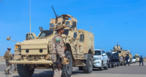 السعودية تطوق آخر معسكرات “الإنتقالي” في مدينة عدن من كل الاتجاهات بعد رفض قائده “التسليم”