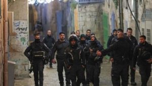 قوات العدو تعتقل 6 شبان من الخليل والقدس ونابلس